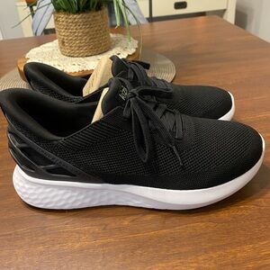 Kizik Athens Hands-Free Sneaker woman’s size 9